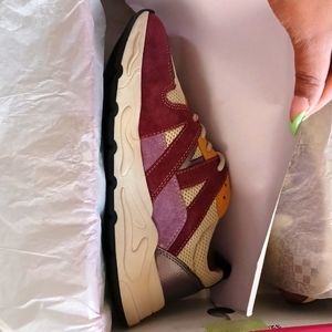 Vince Camuto Casual Mixed Textures Sneaker